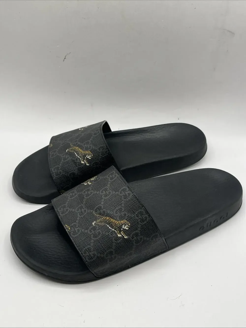 Gucci GG Supreme Slides Tiger Black Gold 407345 Men’s Sz US 10 USED AS IS